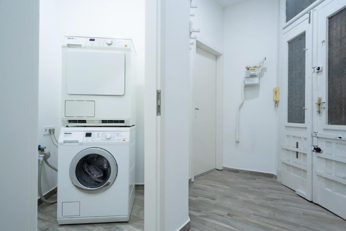 Modern Stylish At Location Apartamento
